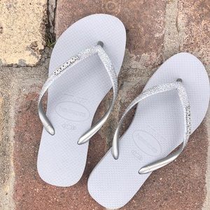Havaianas silver/gray glitter flip flops